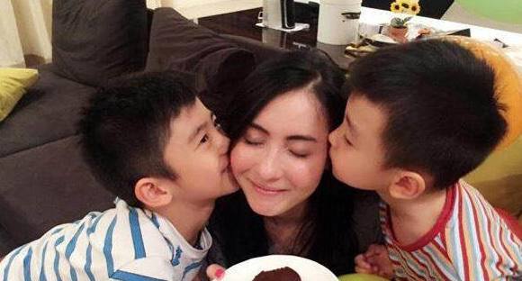 八月：奥色治郡